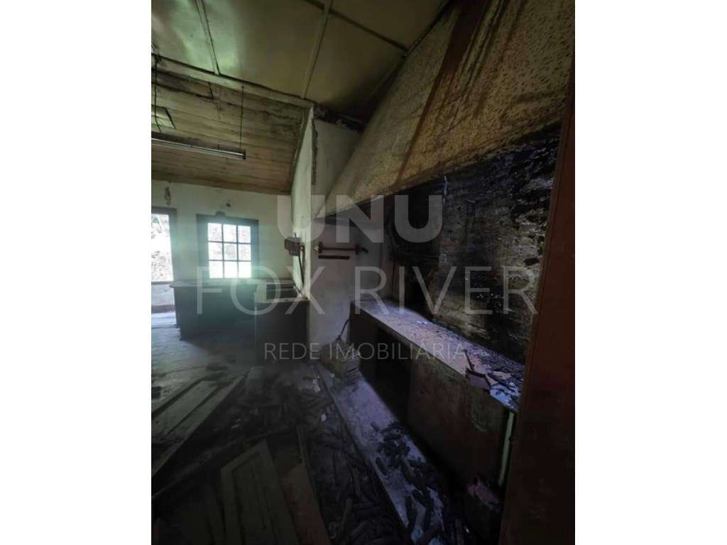 Prédio Urbano para recuperar + 2 Terrenos Rústicos para Construção ... - Grande imagem: 5/18