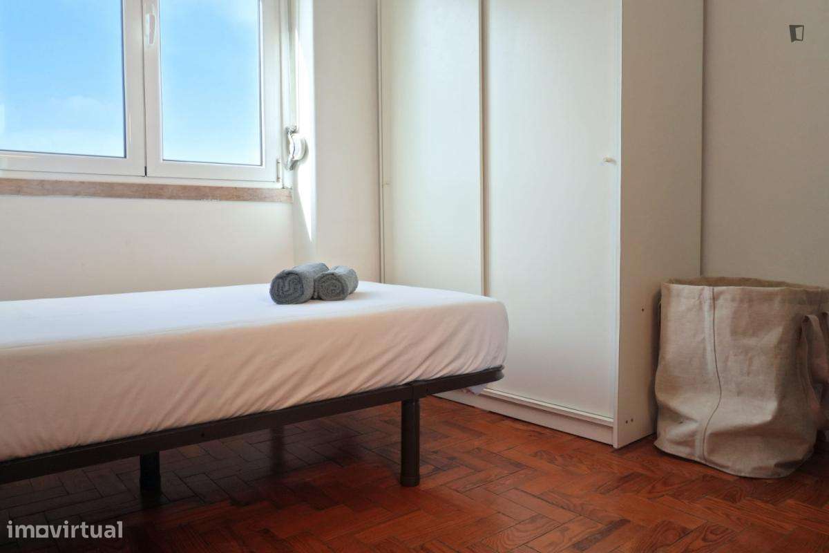 Quarto - localizado em Telheiras Lisbon - Grande imagem: 5/9