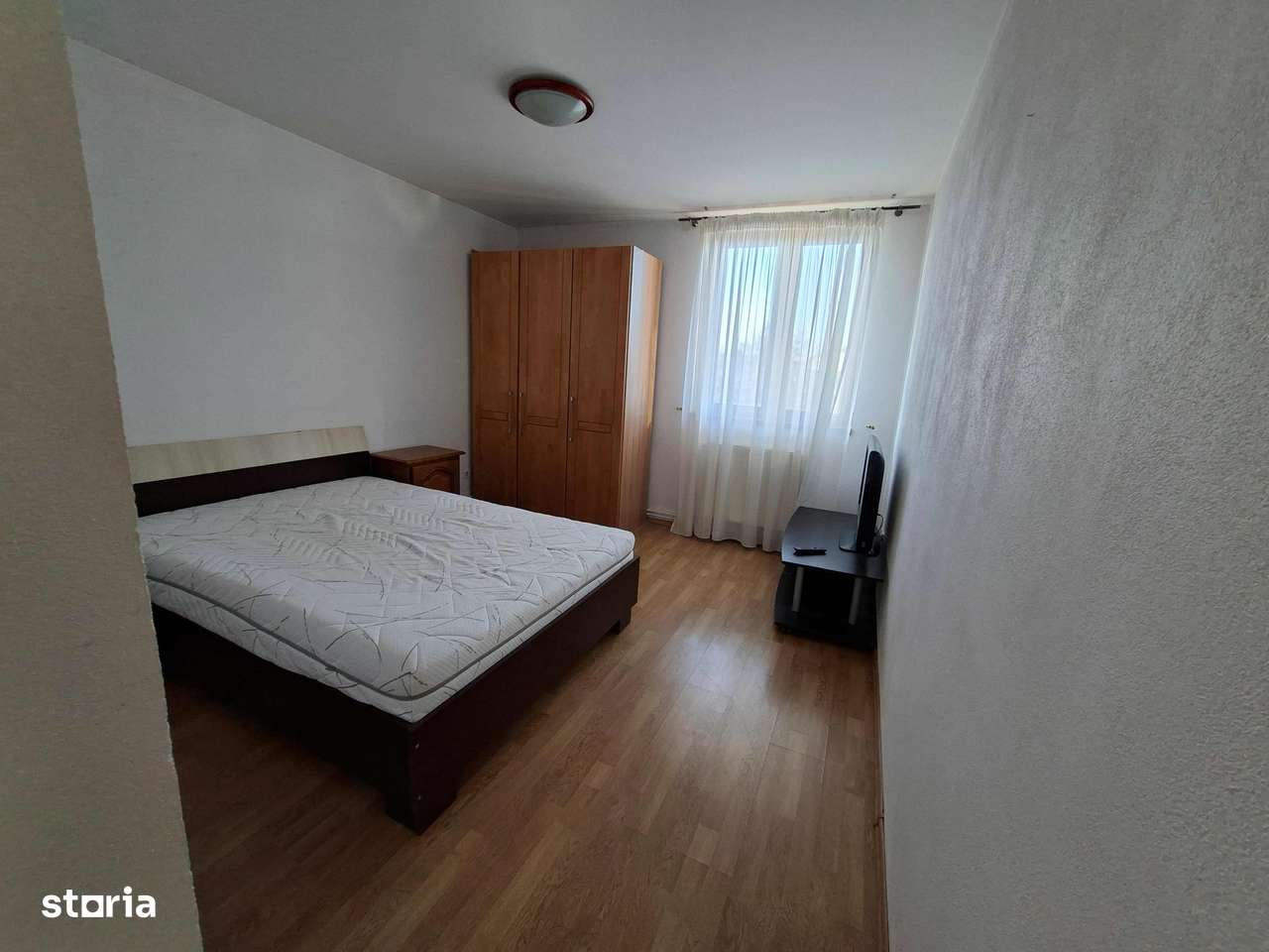 Apartament cu 3 camere, et: 2/3 la vila in Piata Cluj-10