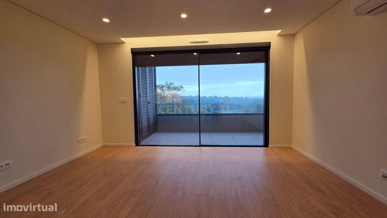 Apartamento T2 com Vista Panorâmica em Vila Nova de Gaia!-13