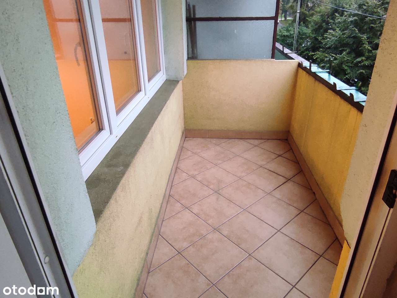 64 m2, 3 pok. 2 p. w niskim bloku, extra lokalizacja, b.dobra cena !-18