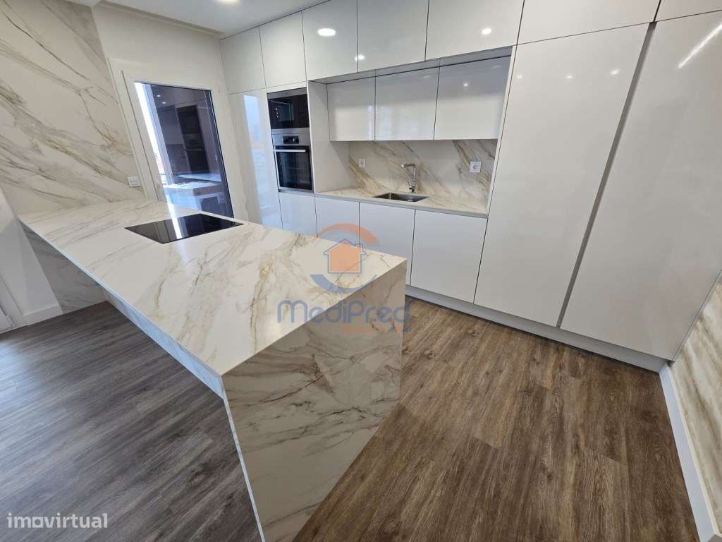 Apartamentos T2 com Varandas e Parqueamentos, em Condomínio Privado... - Grande imagem: 5/74