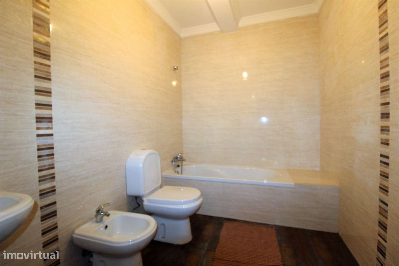 Moradia Azoia /Terreno/ Poço - Grande imagem: 3/38