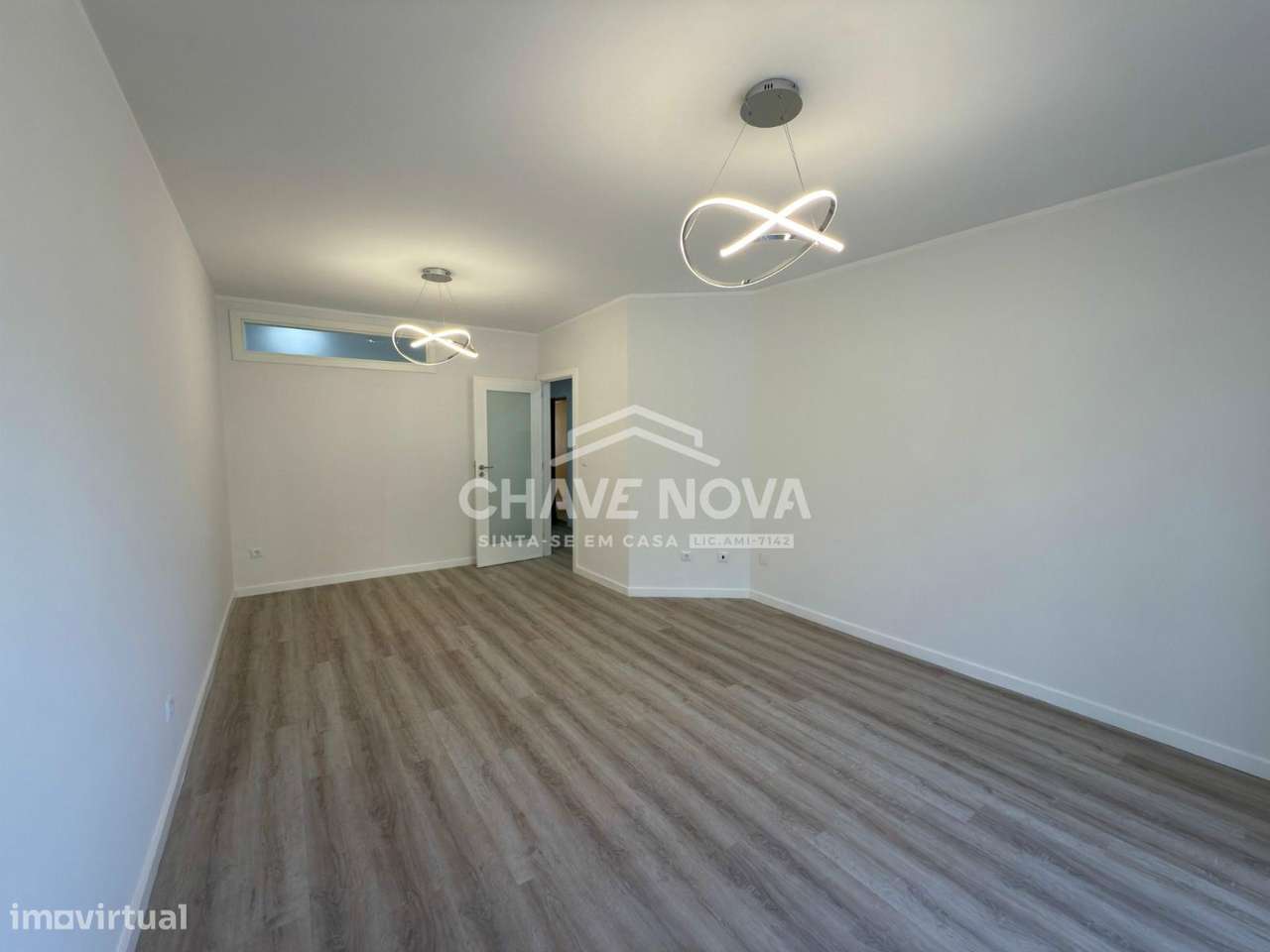 Apartamento T2+1 Renovado c/ Garagem Box em Valadares - Grande imagem: 4/19