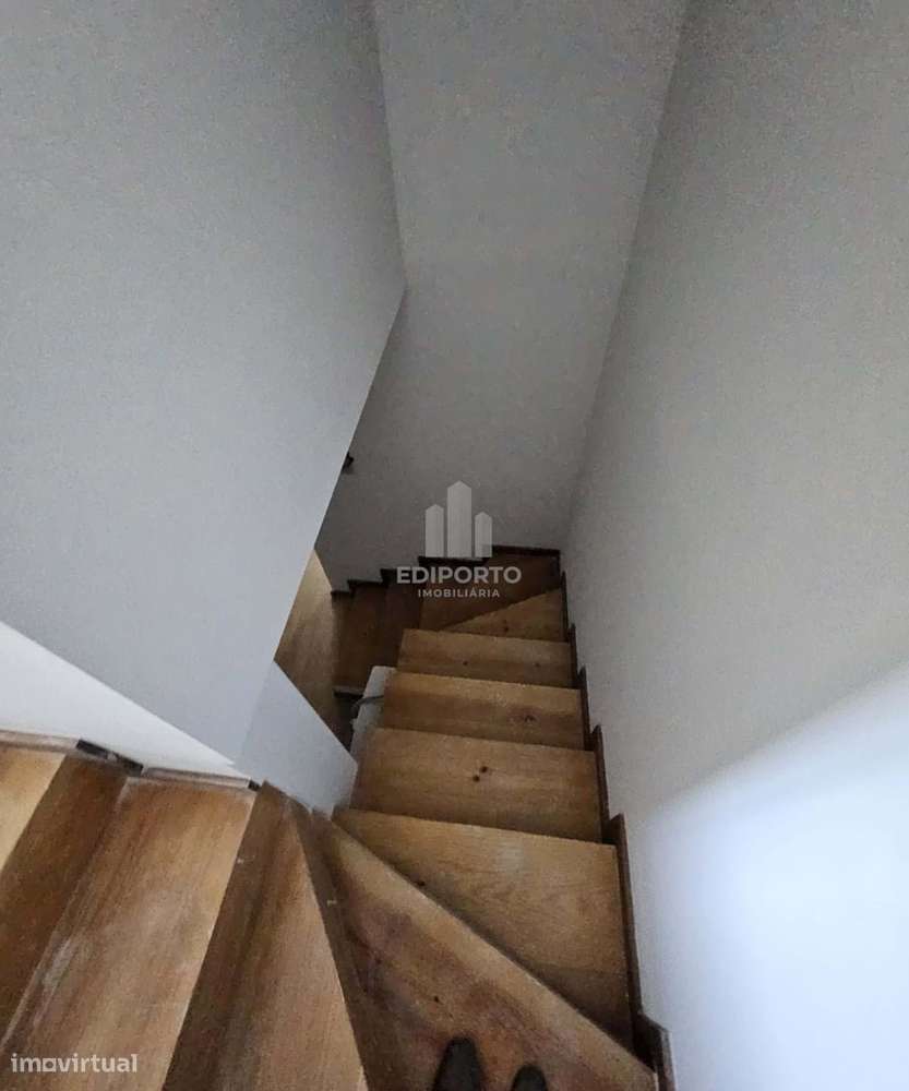 T0+2 DUPLEX INVERTIDO em Edifício Novo com Fachada Tradicional Portugu - Grande imagem: 5/14