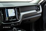 Volvo XC 60 B4 D AWD Geartronic Momentum - 31