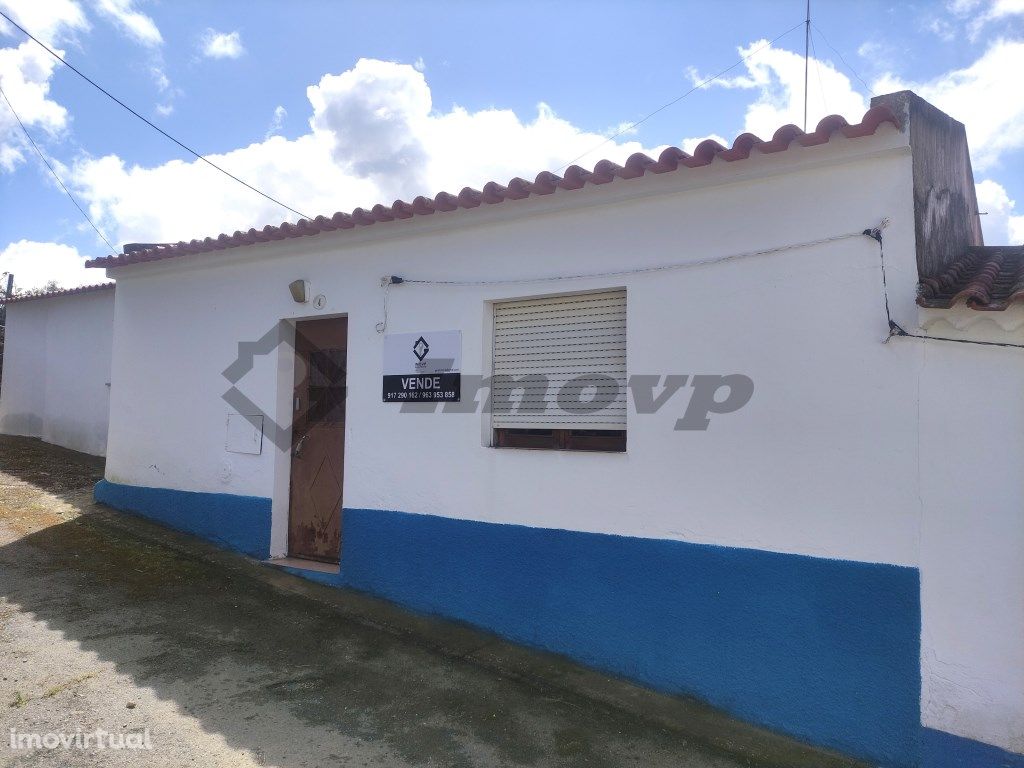 Moradia T2 localizada em A-do-Corvo, Castro Verde