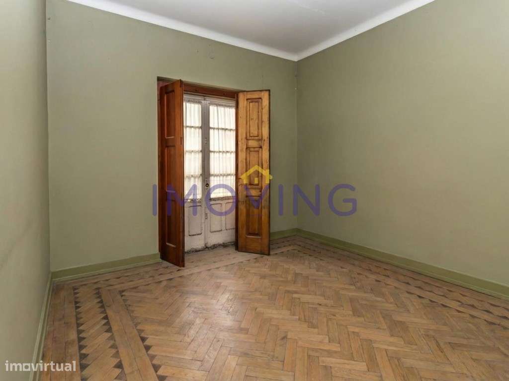 Prédio, moradia e garagens para Investimento-17