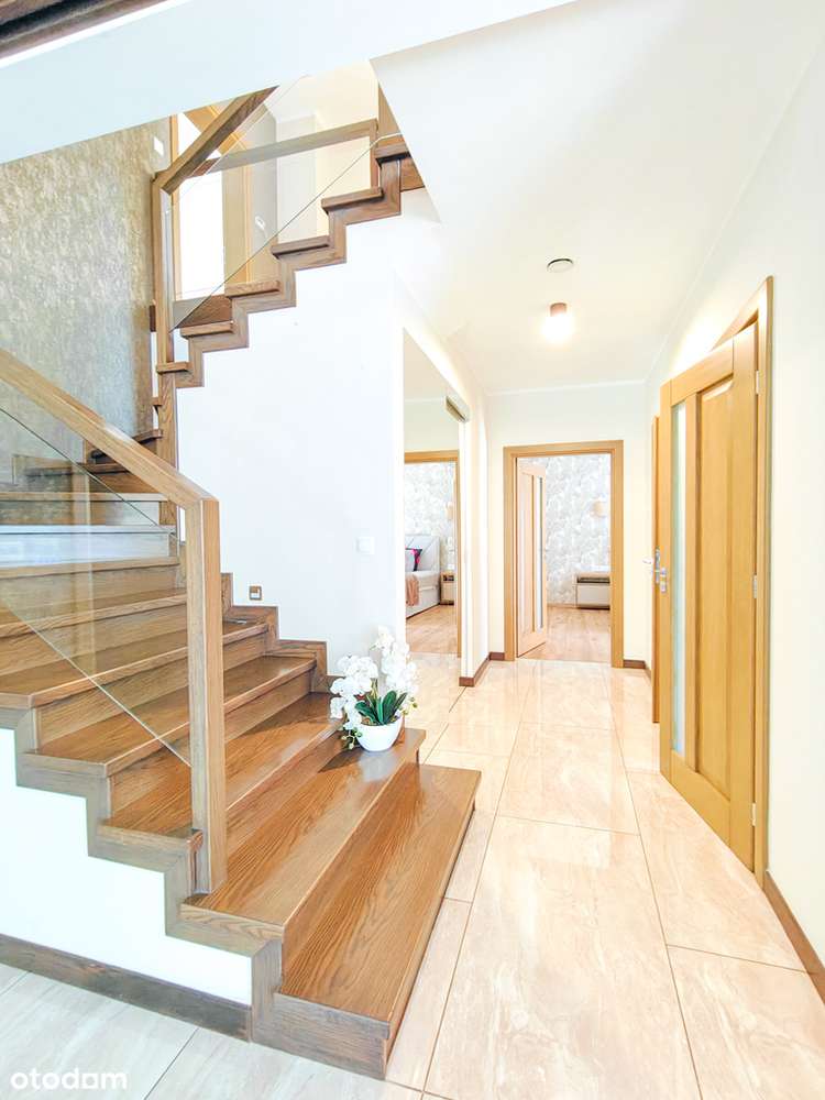 Orzesze-Zawada - 277mkw. Elegancji i Komfortu-12