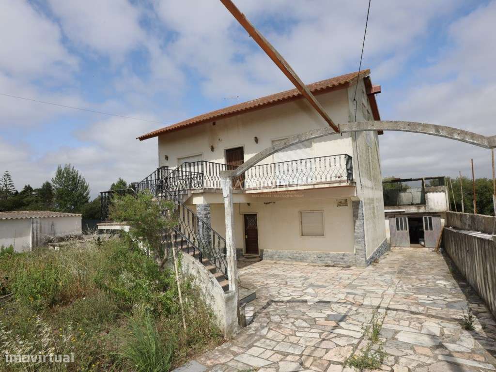 Moradia Isolada de 7 Assoalhadas em Montelavar - Sintra-32