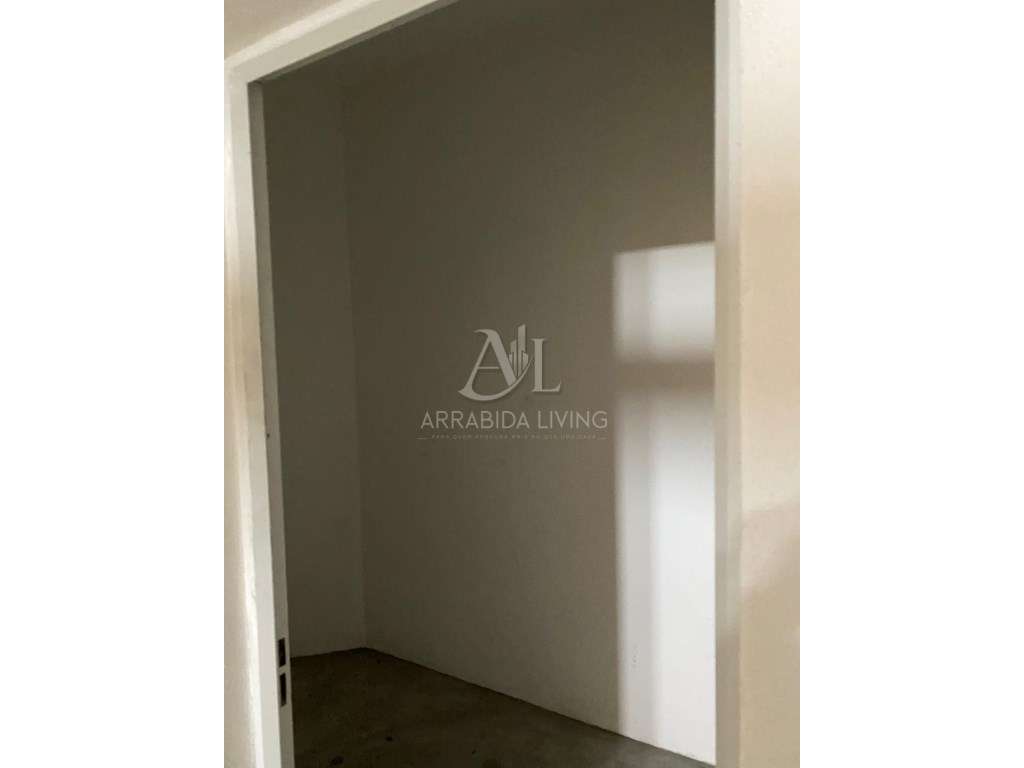 Apartamento T3 com otimas áreas a 5 minutos da Avenida Luisa Todi-37