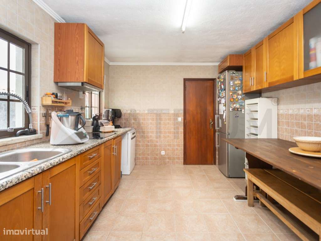 Moradia T3 com garagem, no Faralhão-8