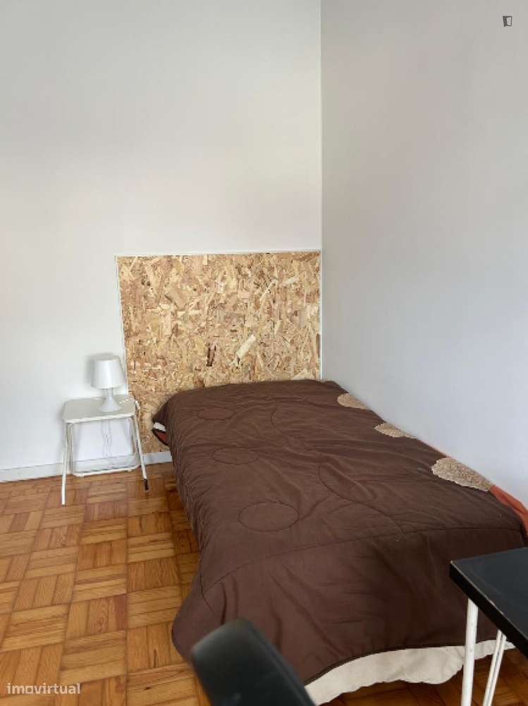Quarto - localizado em Paranhos Porto - Grande imagem: 4/6