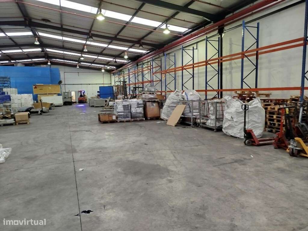 Armazém para arrendar em Rio de Mouro, perto da Tabaqueira - Grande imagem: 5/21