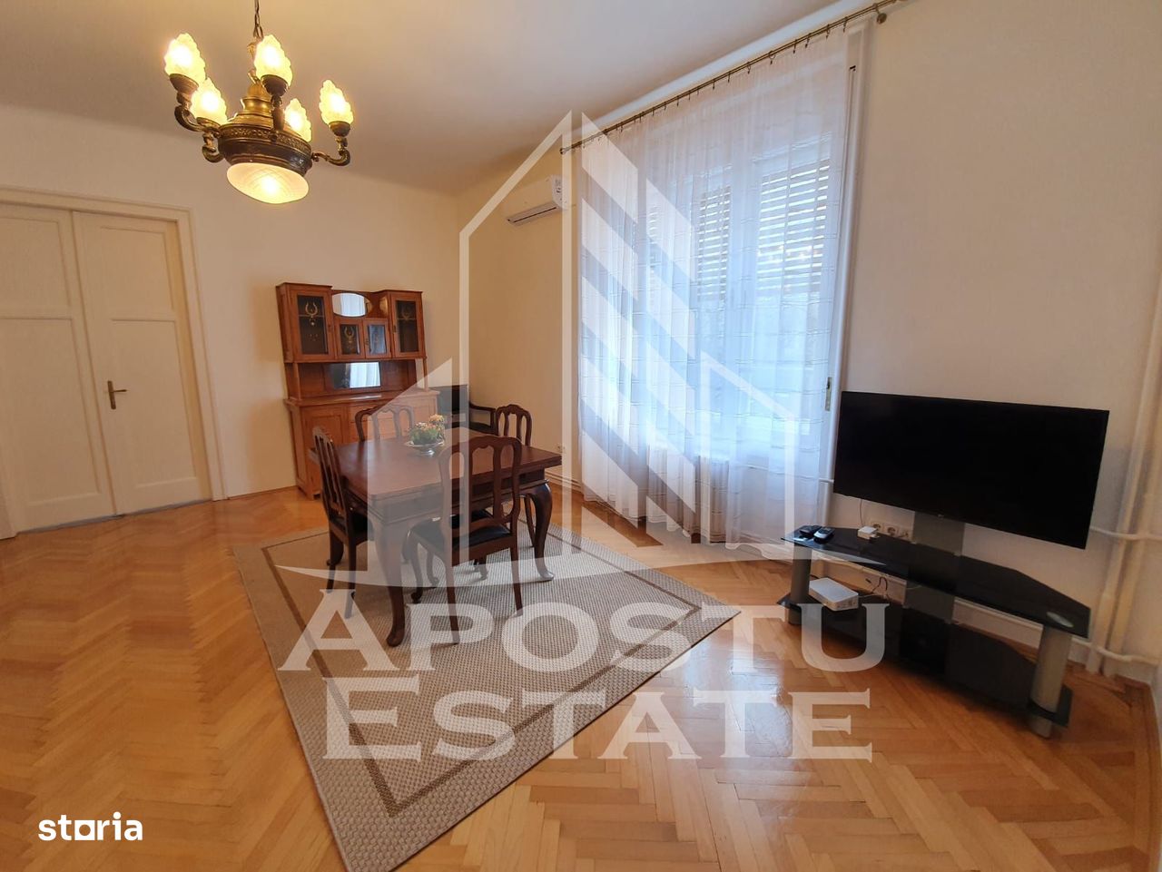 Apartament spatios cu tavan inalt, 3 camere decomandat, zona Balcescu