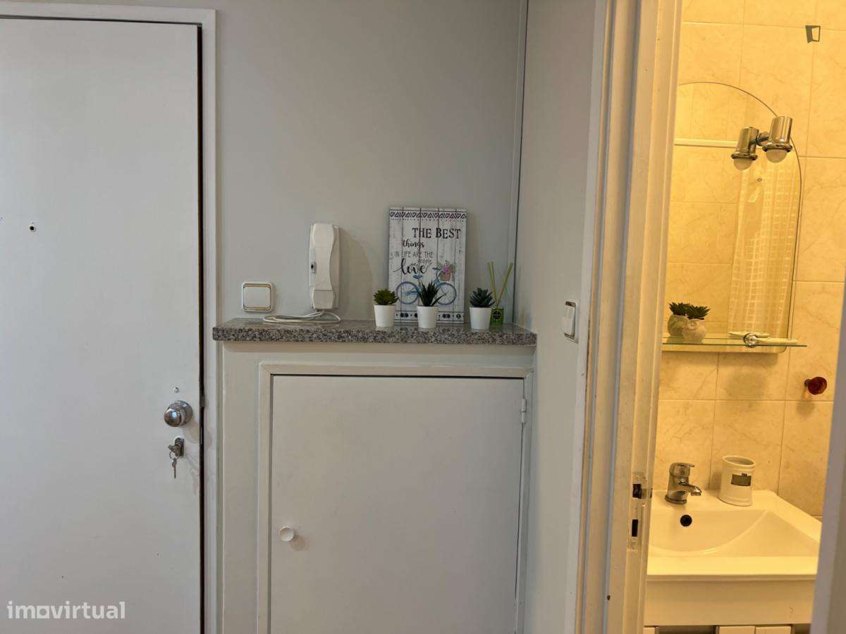 Apartamento com 1 quartos - localizado em Cedofeita Porto - Grande imagem: 2/6