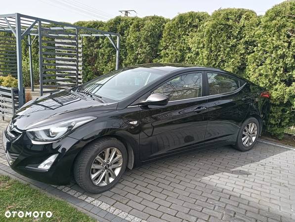 Hyundai Elantra 1.6 Comfort - 1