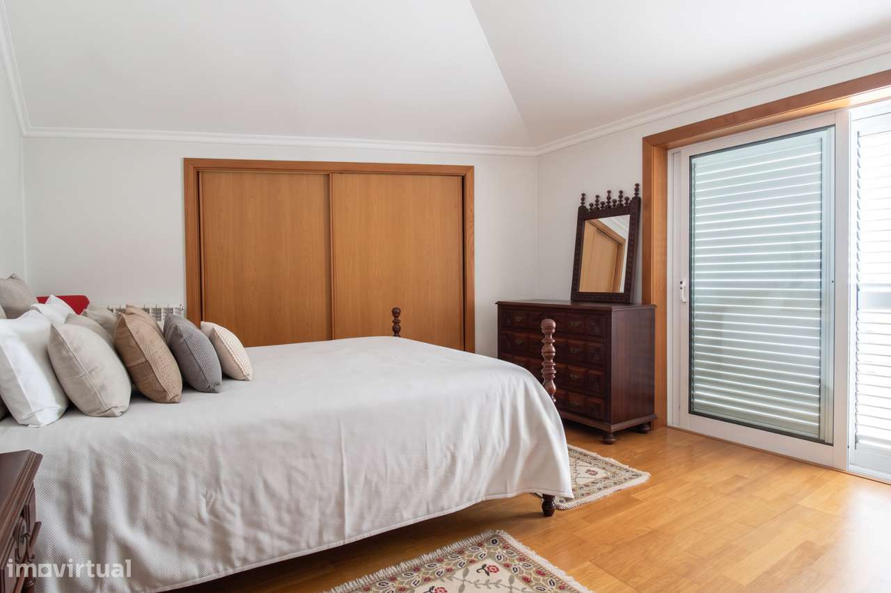 Apartamento T3 Duplex em Oiã-7