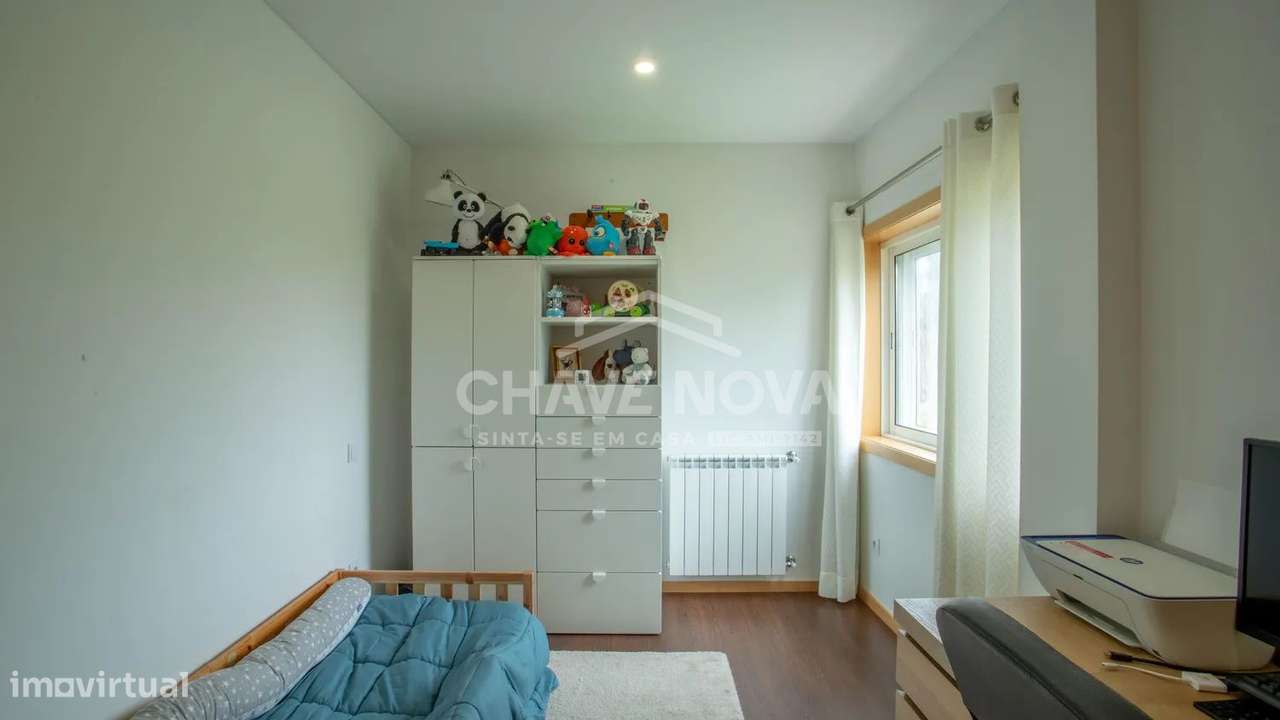 T2 | Suite | Lugar de Garagem | Arrumos | Varandim-20