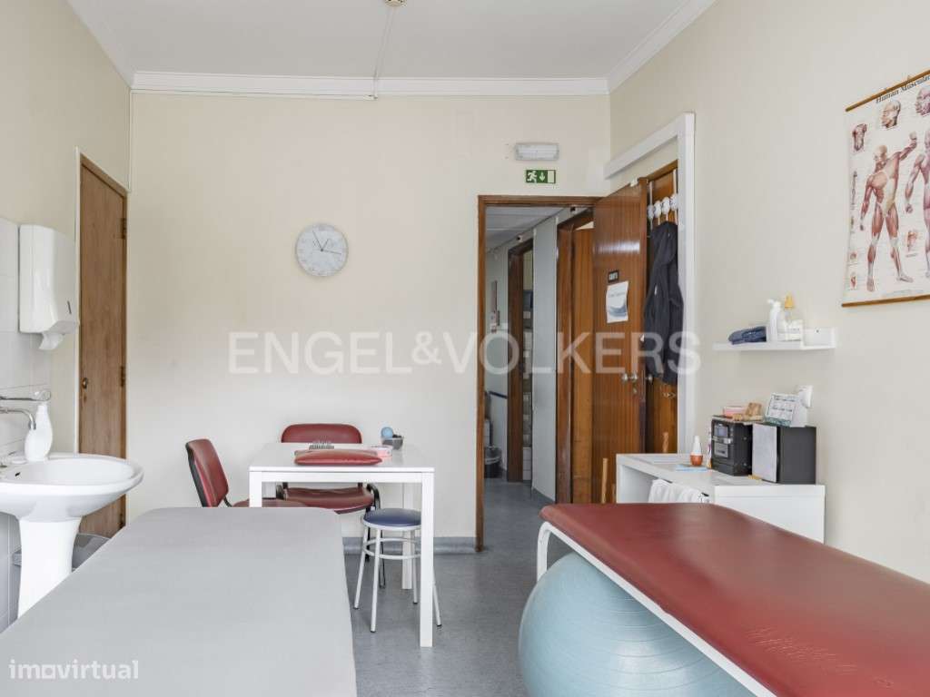 Excelente Espaço Comercial para Arrendar Centro de Almada - Grande imagem: 5/17