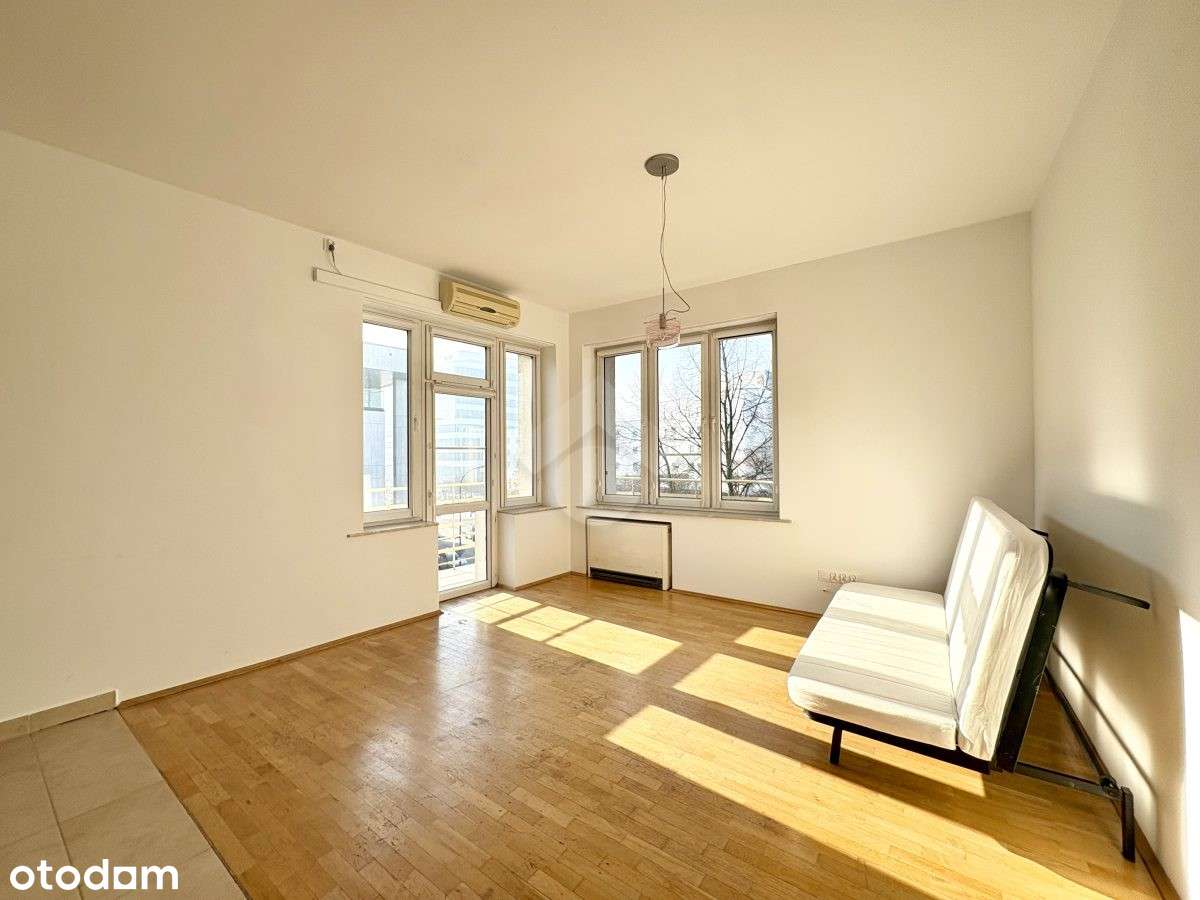 3- pokojowe mieszkanie obok Ronda Mogilskiego-0