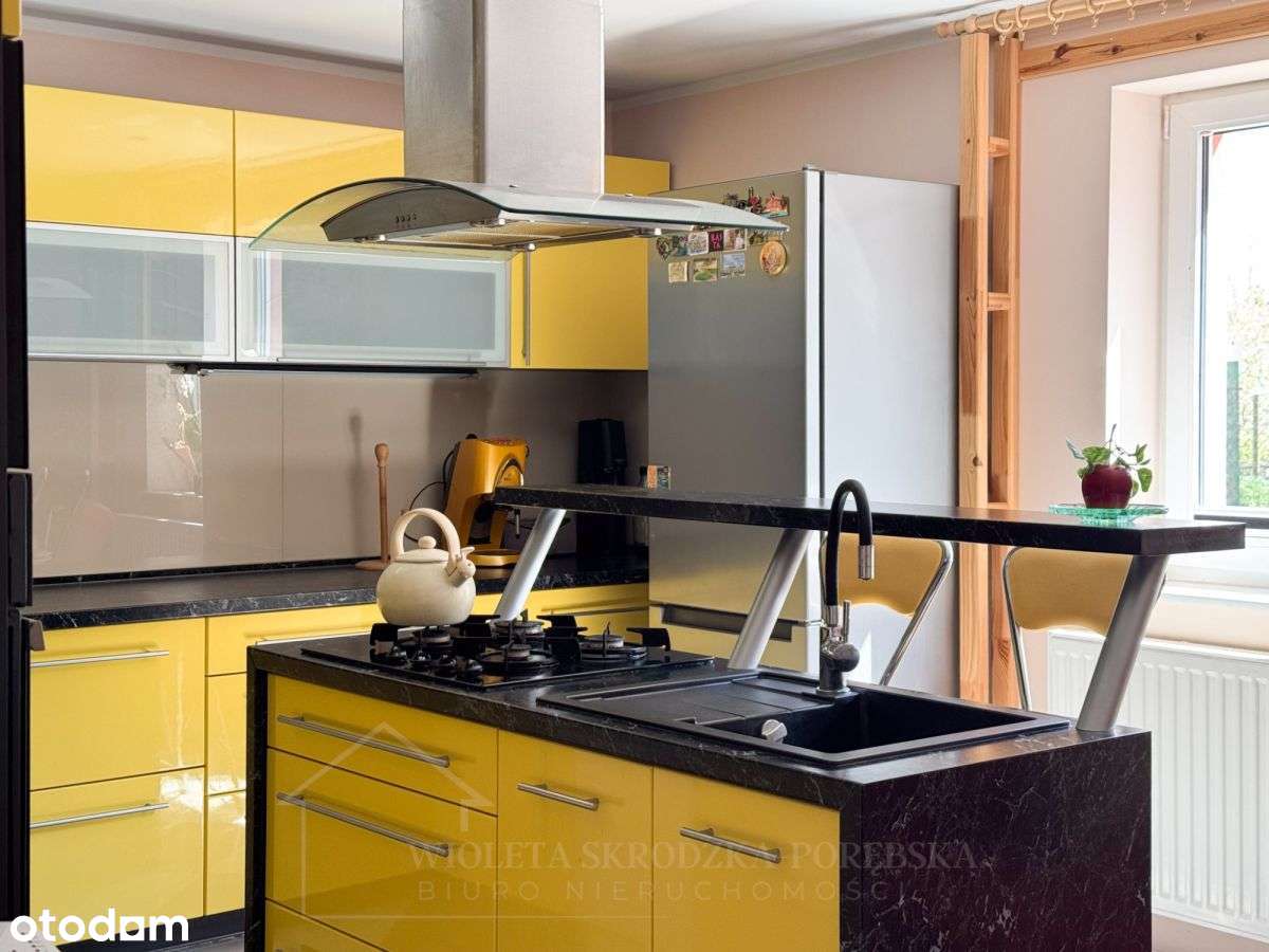 Dom przy lesie z dużą działką-10