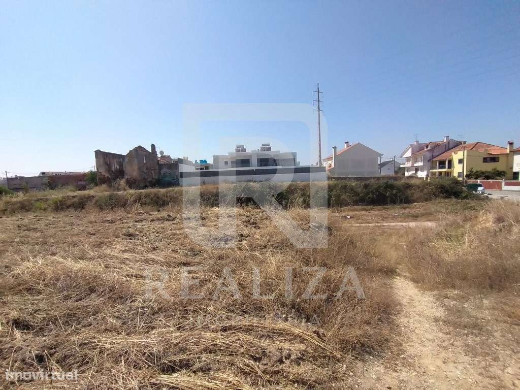 Terreno em Foros de Amora - Grande imagem: 5/10