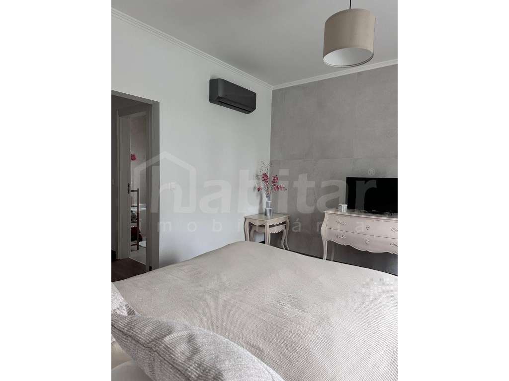 Moradia isolada em lote de 1.000 m² | Duas construções independente...-6