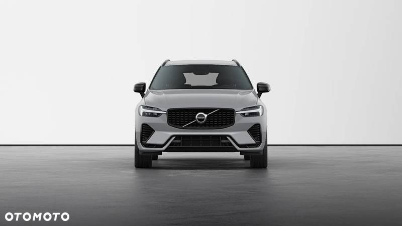 Volvo XC 60 B4 D AWD Plus Dark - 4