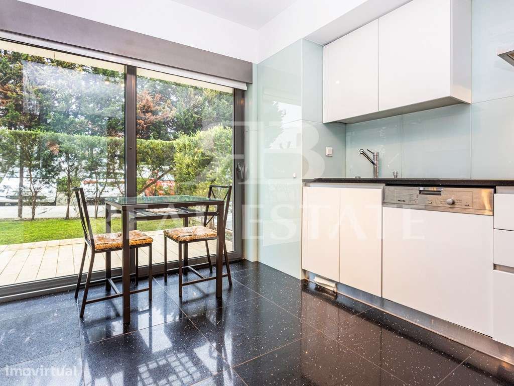 T2 no condominio SCALA Cascais | Jardim privado e jardim do condomí...-8
