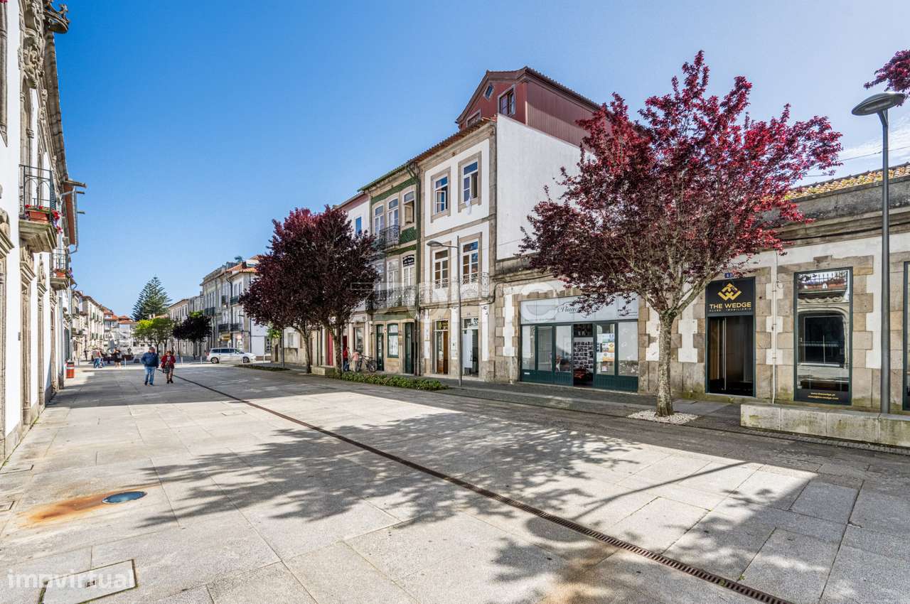 PRÉDIO NO PASSEIO DAS MORDOMAS - Grande imagem: 1/10