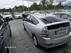Toyota Prius (Hybrid) - 6