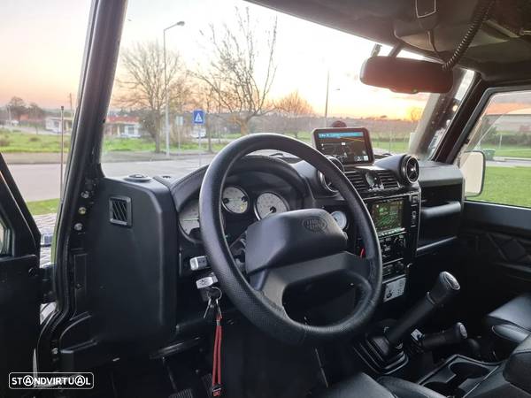 Land Rover Defender 110 CC 2.4 CRD SE - 14