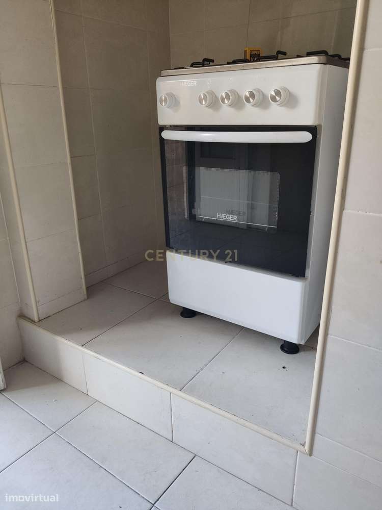 Apartamento com 4 divisões para venda em Lisboa-8