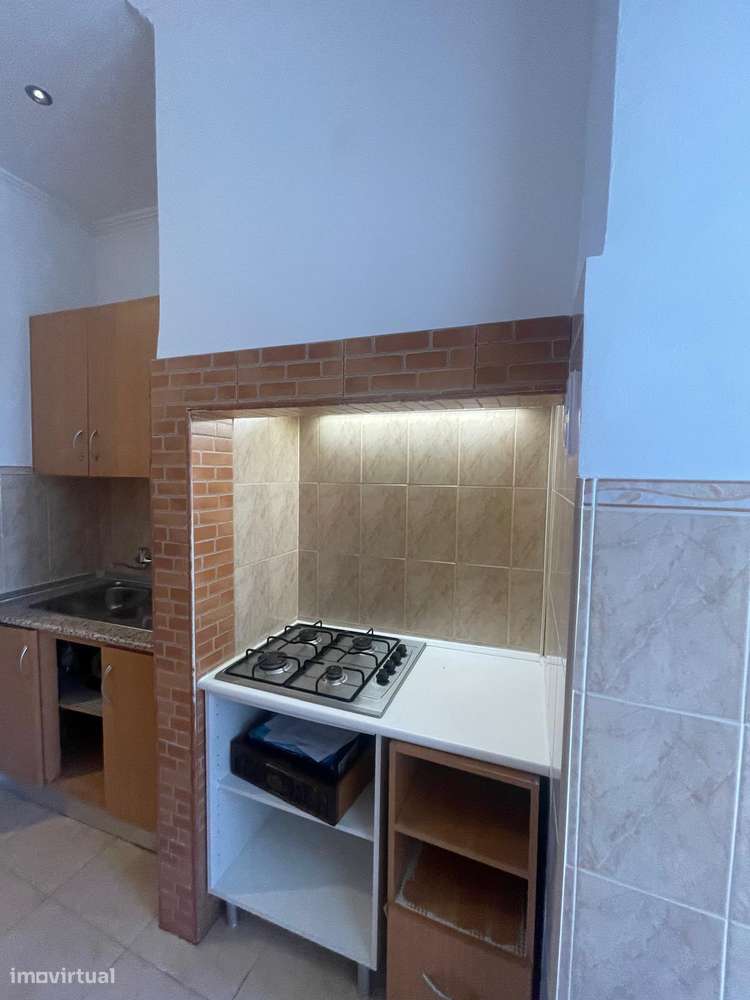 Apartamento T1+1 em Propostas Múltiplas-26