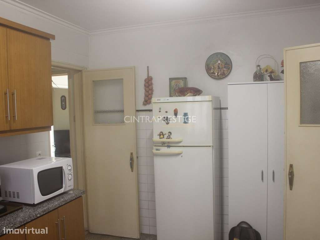 Moradia em Rio de Mouro com 8 divisões . - Grande imagem: 5/24