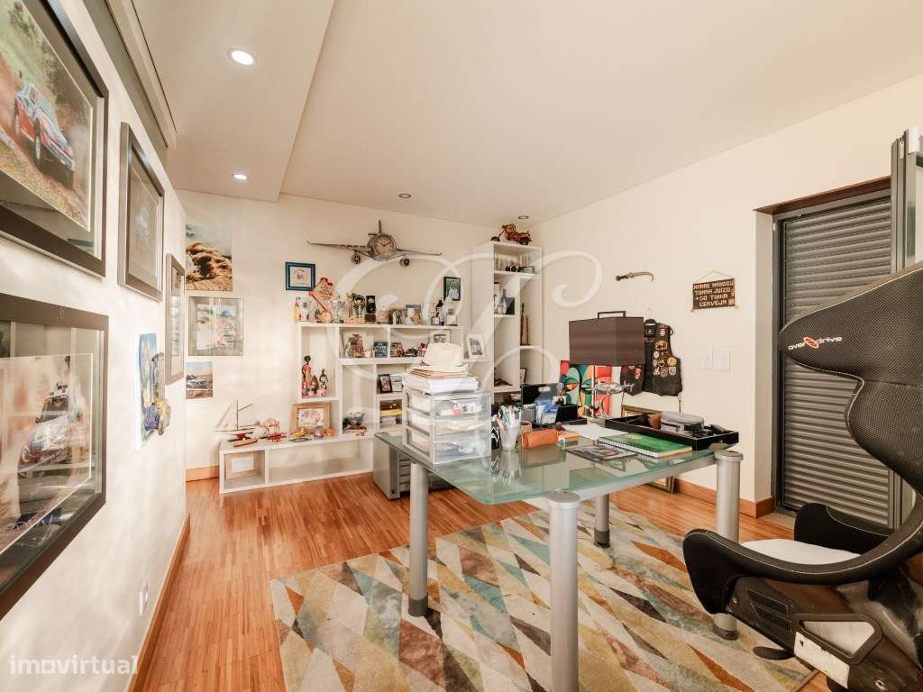 Moradia T4+1 com piscina, jardim relvado e área de barbecue | Cascais-53