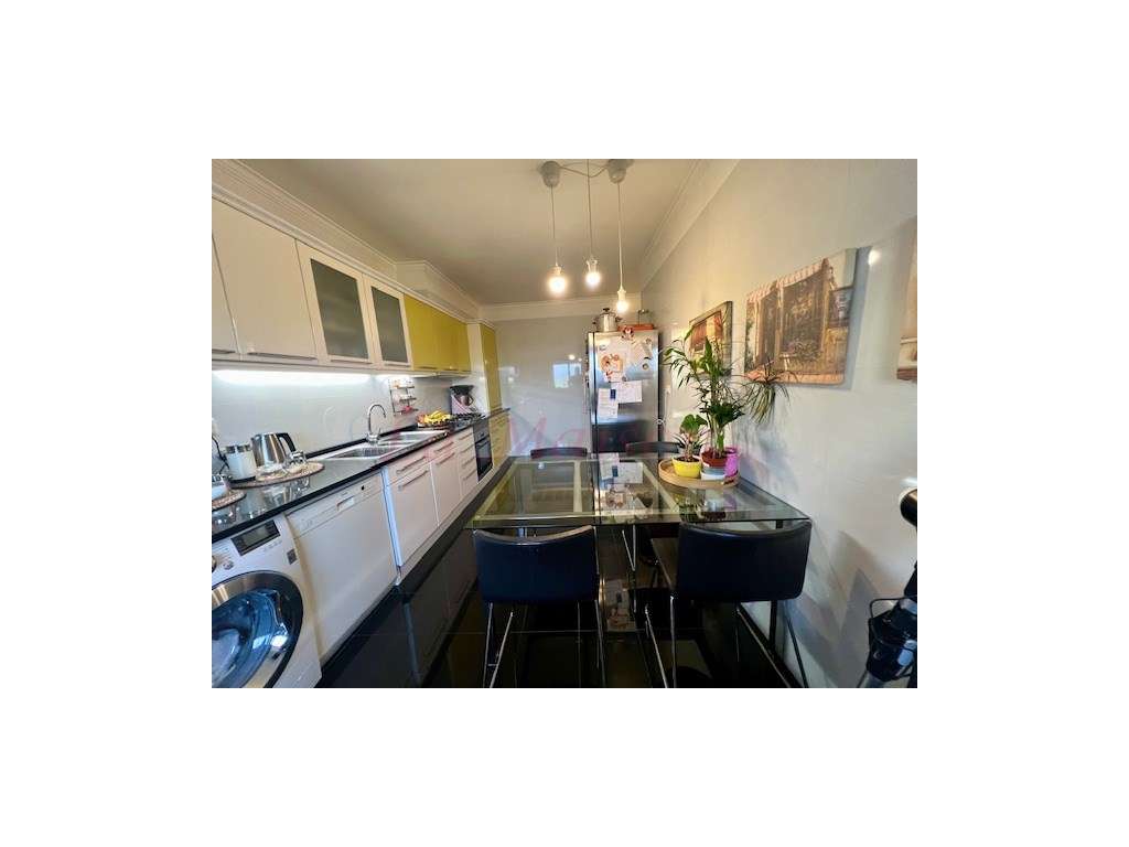 Apartamento T4 no Infantado-19