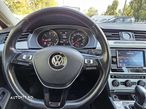 Volkswagen Passat 2.0 TDI DSG Comfortline - 13