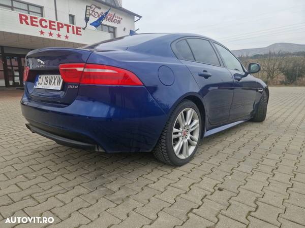 Jaguar XE 2.0 R-Sport - 3