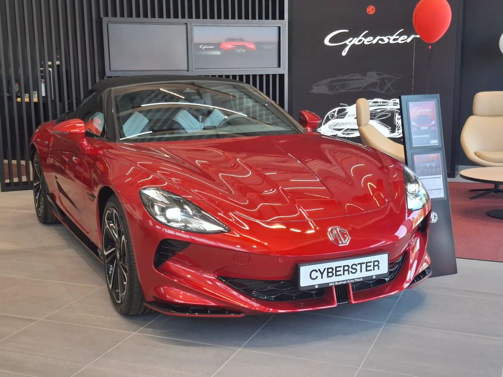 MG Cyberster 77kWh AWD Czarny Dach 2025