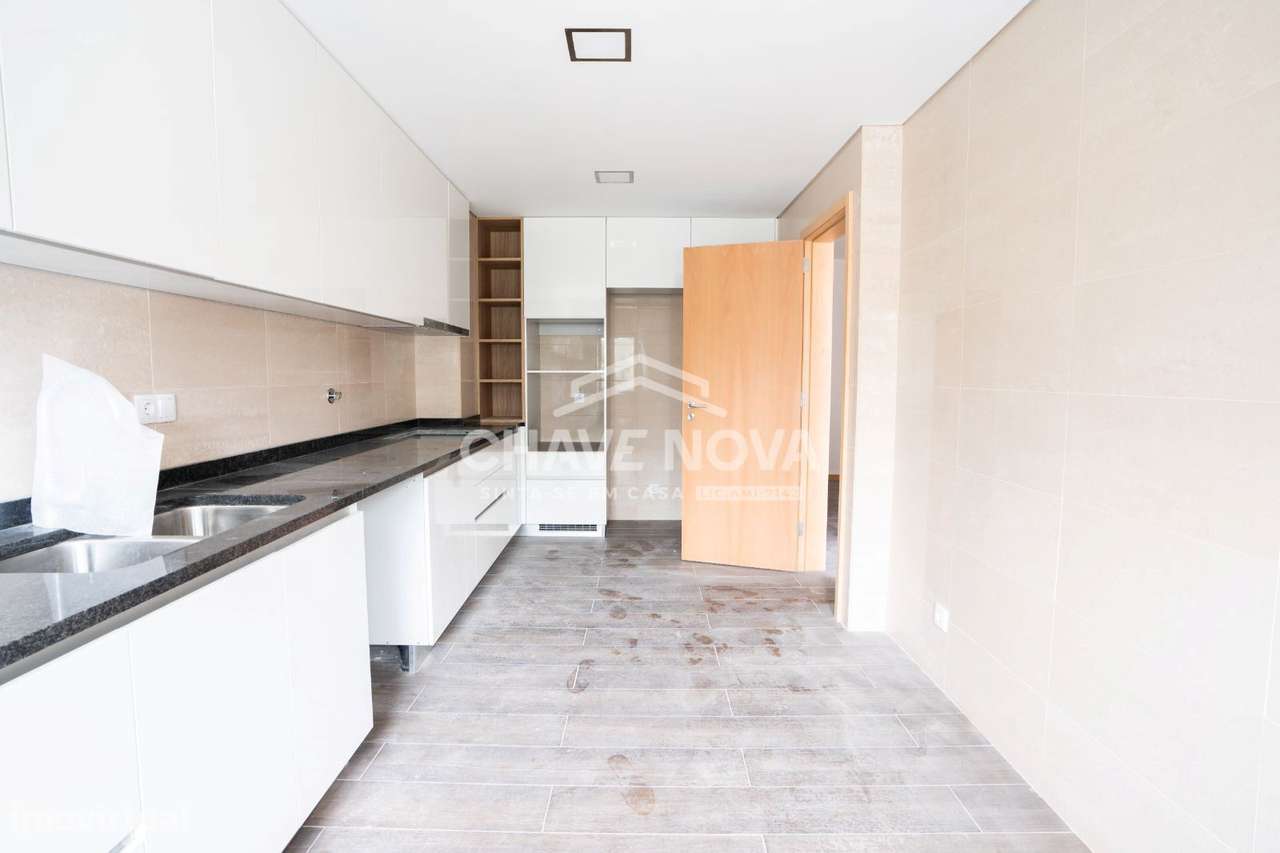 Moradia em Banda T3+1 situada em Laborim - Grande imagem: 5/23