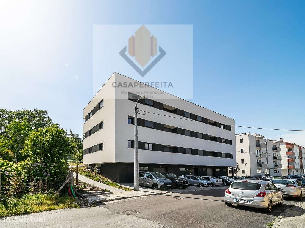 Apartamento T2 Novo com Varanda e Lugar de Garagem - Pedroso-32