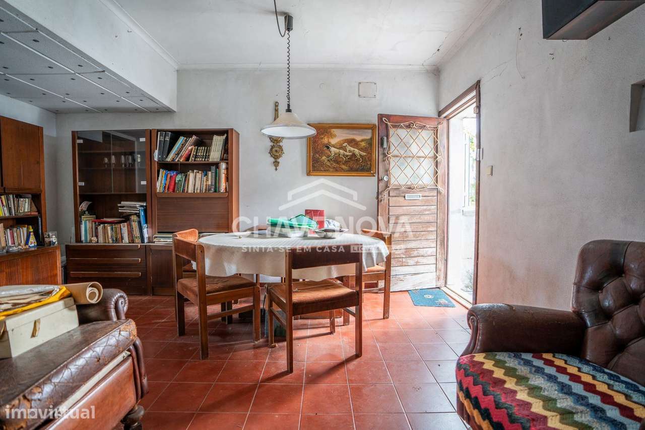 Moradia T1 com garagem box e logradouro e quintal no centro de Gaia - Grande imagem: 5/15