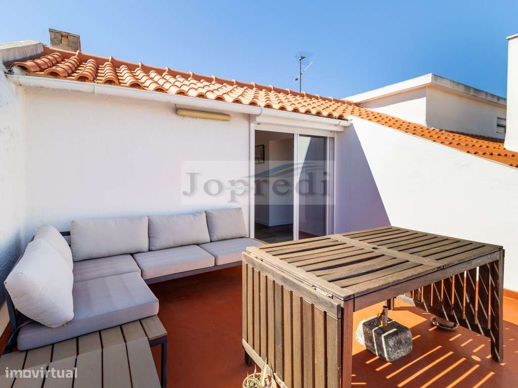 Apartamento T2+1 Duplex com terraço e vista mar-21