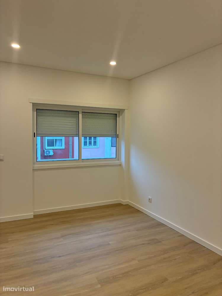 Apartamento T4 em Barreiro com Excelente Localização-6