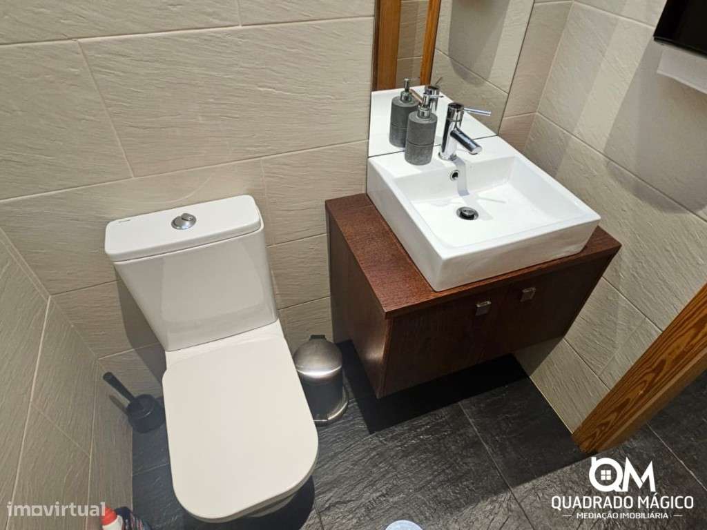 Loja à Venda em Ramalde com Localização Estratégica junto ao Hospit...-19