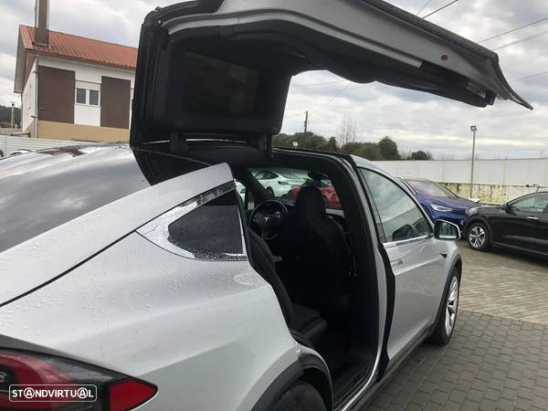 Tesla Model X 100D - 10