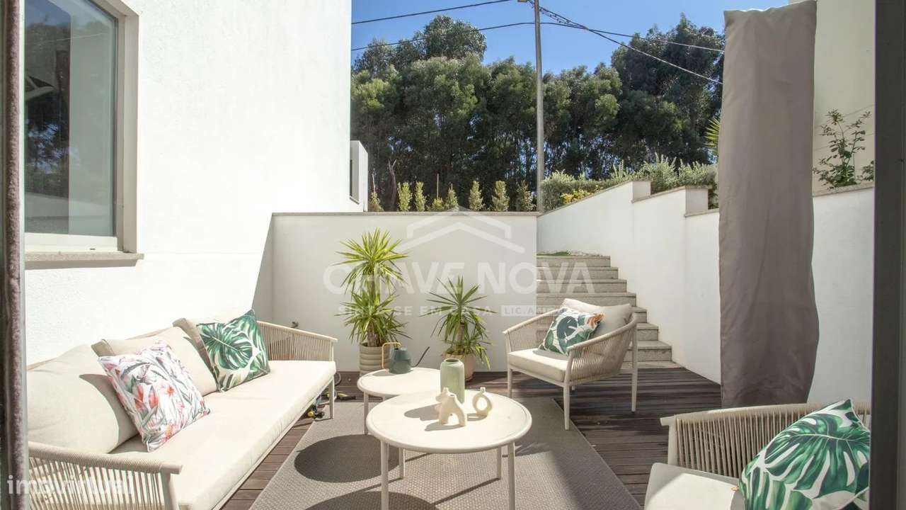 Moradia T3 com 4 casas de banho e piscina na Madalena-5