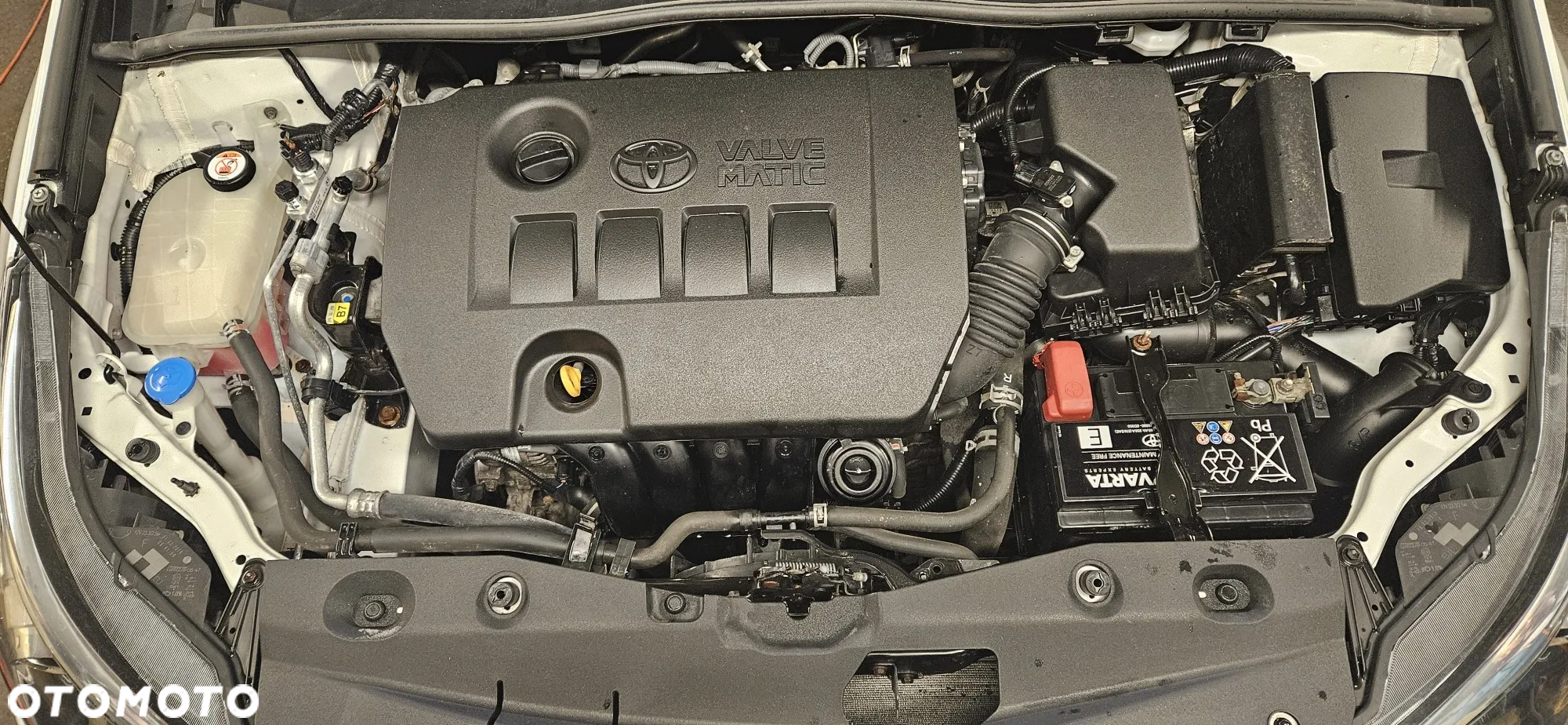 Toyota Avensis 1.8 Premium MS - 10